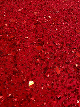 Piros Haute Couture csipke, tükrökkel